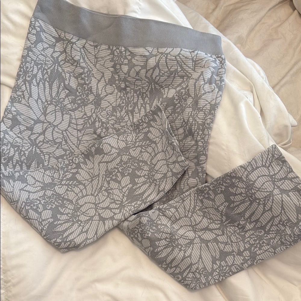 Fabletics Gray Floral Patterned Sports Bra & Leggings